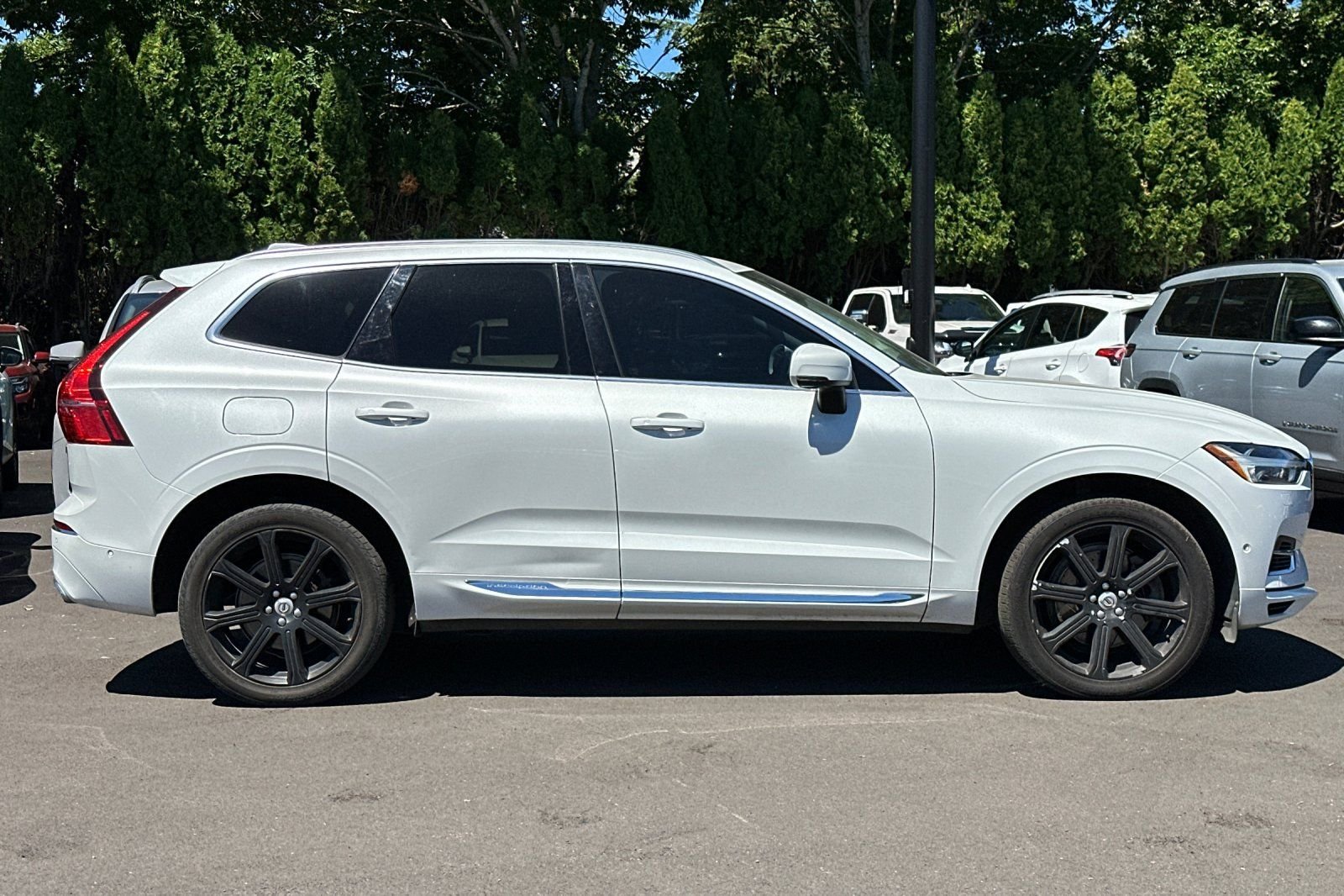 Used 2018 Volvo XC60 T8 Inscription w/ Advanced Package AWD/4WD image 3