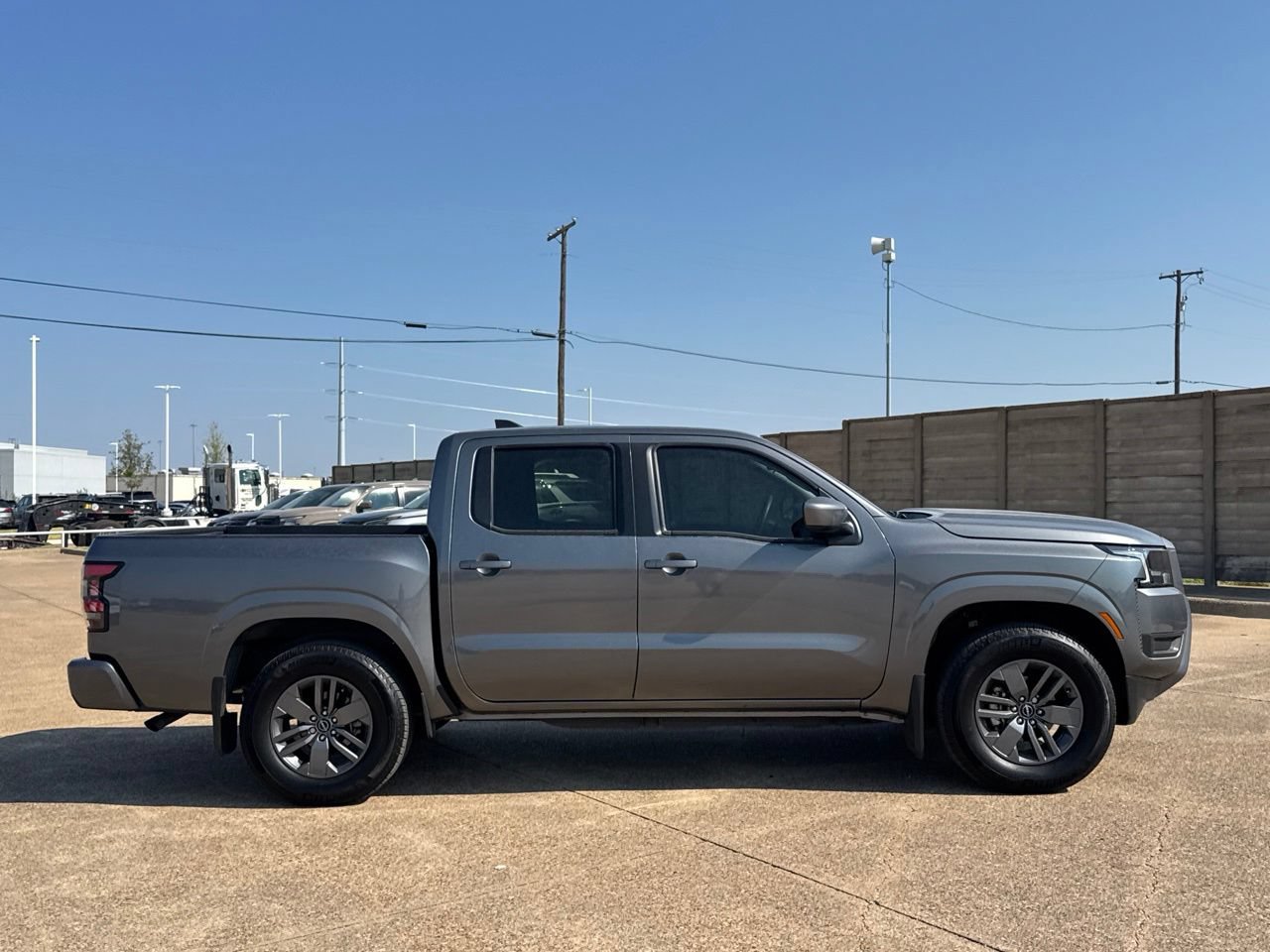 Certified 2025 Nissan Frontier SV w/ Tow Package RWD image 27