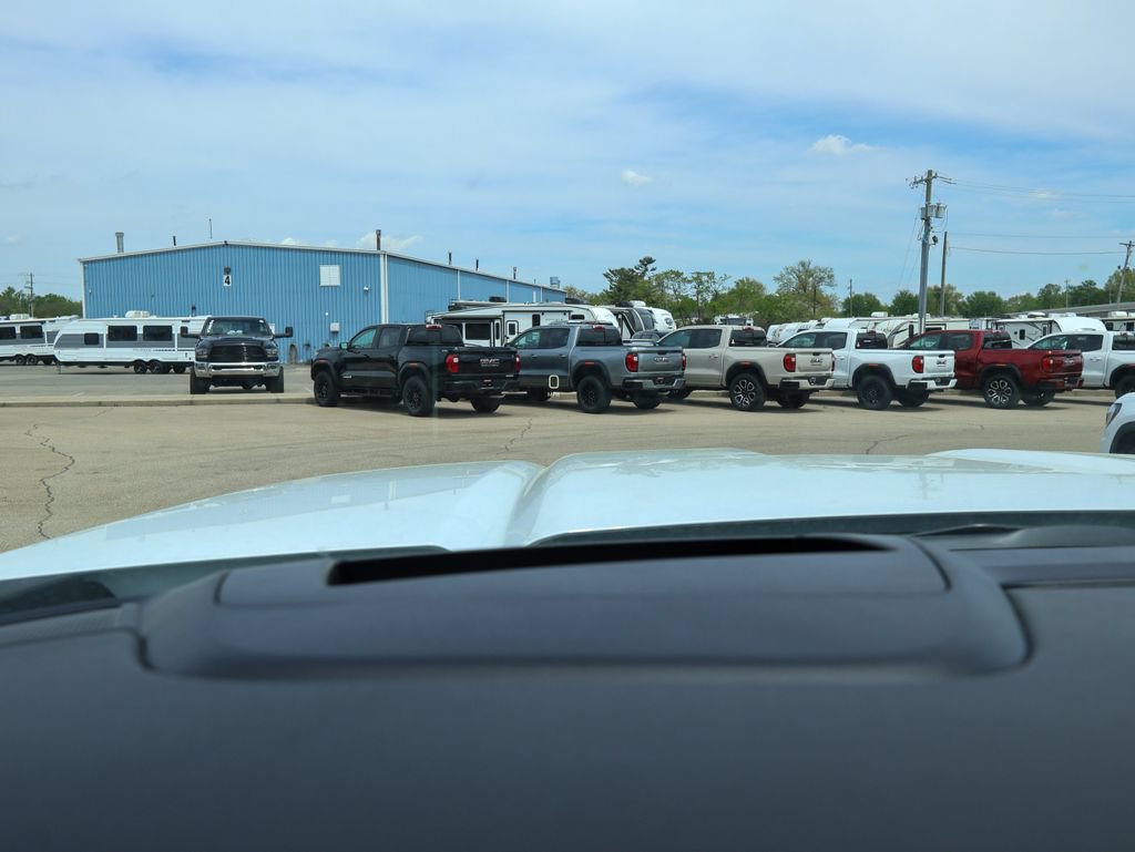 New 2026 GMC Sierra 2500 AT4 w/ AT4 Premium Plus Package AWD/4WD image 23