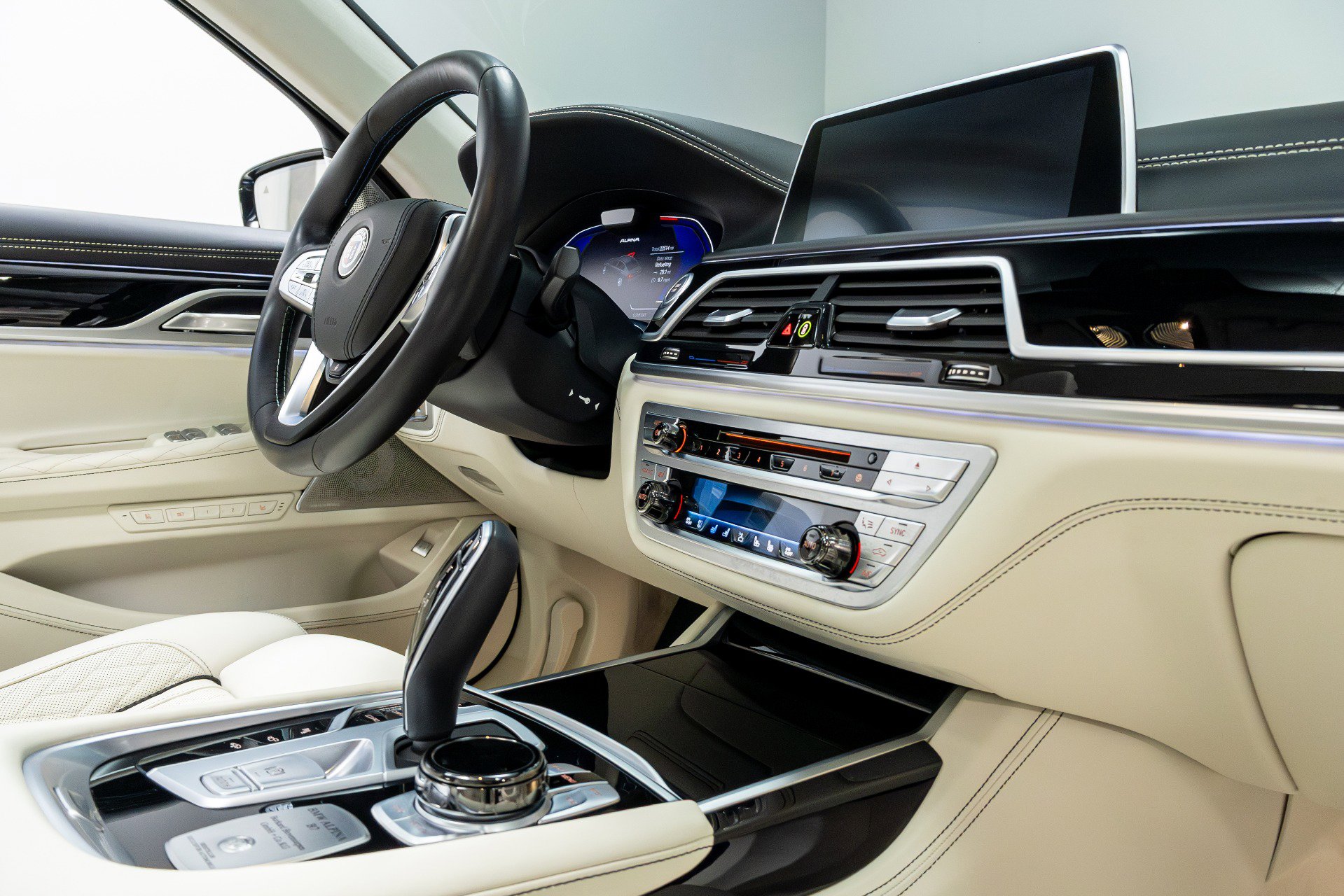 Used 2020 BMW ALPINA B7 xDrive w/ Interior Design Package image 25