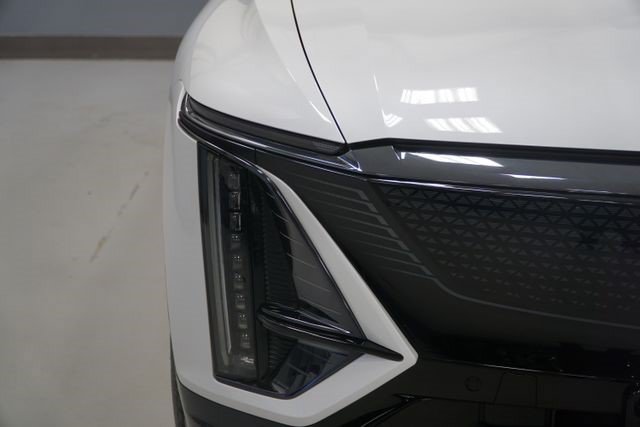 Certified 2024 Cadillac Lyriq Sport AWD/4WD image 12