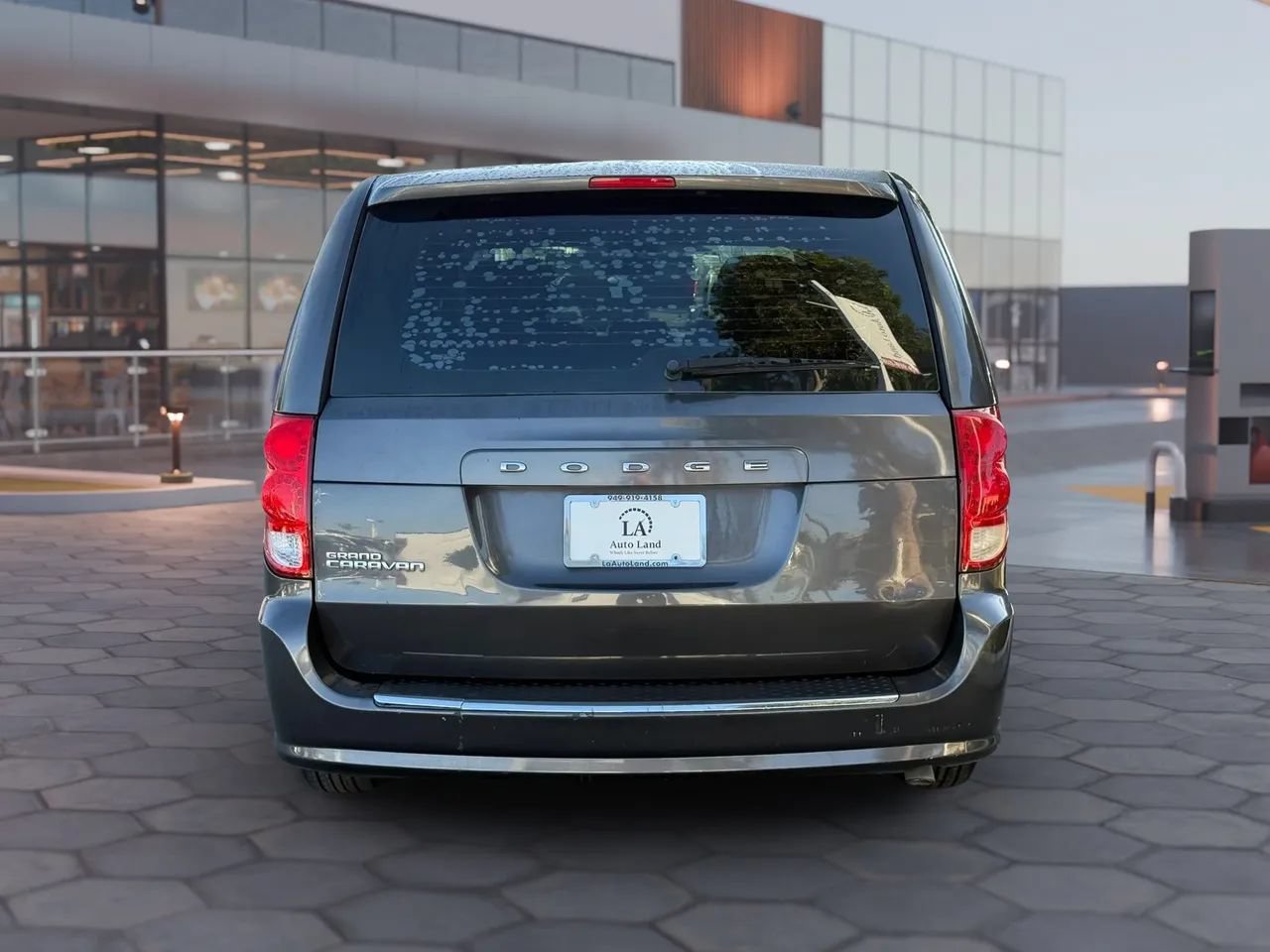 Used 2015 Dodge Grand Caravan American Value Package w/ UConnect Hands-Free Group FWD image 5