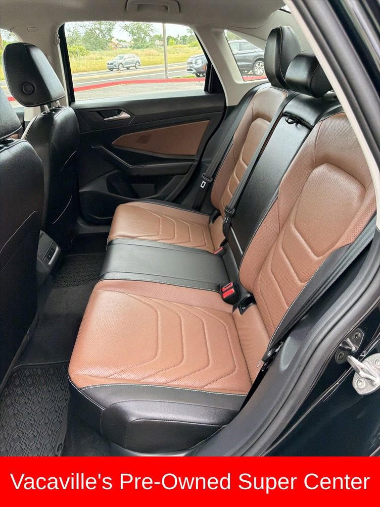 Used 2025 Volkswagen Jetta SEL FWD image 8