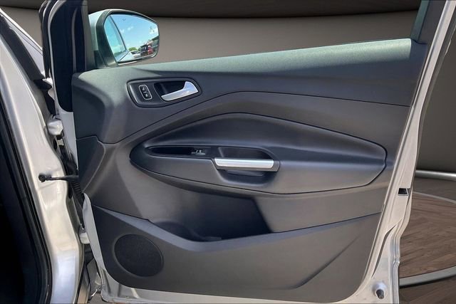 Used 2017 Ford Escape SE w/ Equipment Group 201A image 22