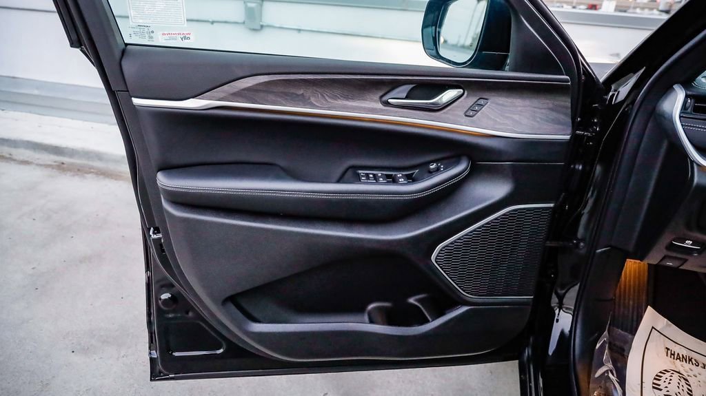 New 2026 Jeep Grand Cherokee Limited w/ Limited Altitude Package image 25