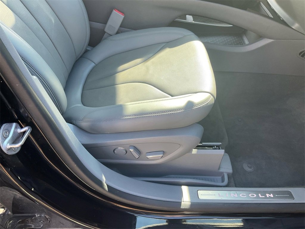 Used 2022 Lincoln Nautilus Reserve w/ Equipment Group 201A image 33