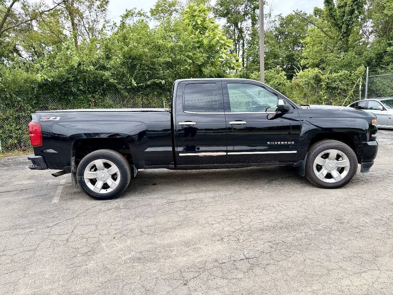 Used 2016 Chevrolet Silverado 1500 LTZ Z71 w/ LTZ Plus Package AWD/4WD image 6