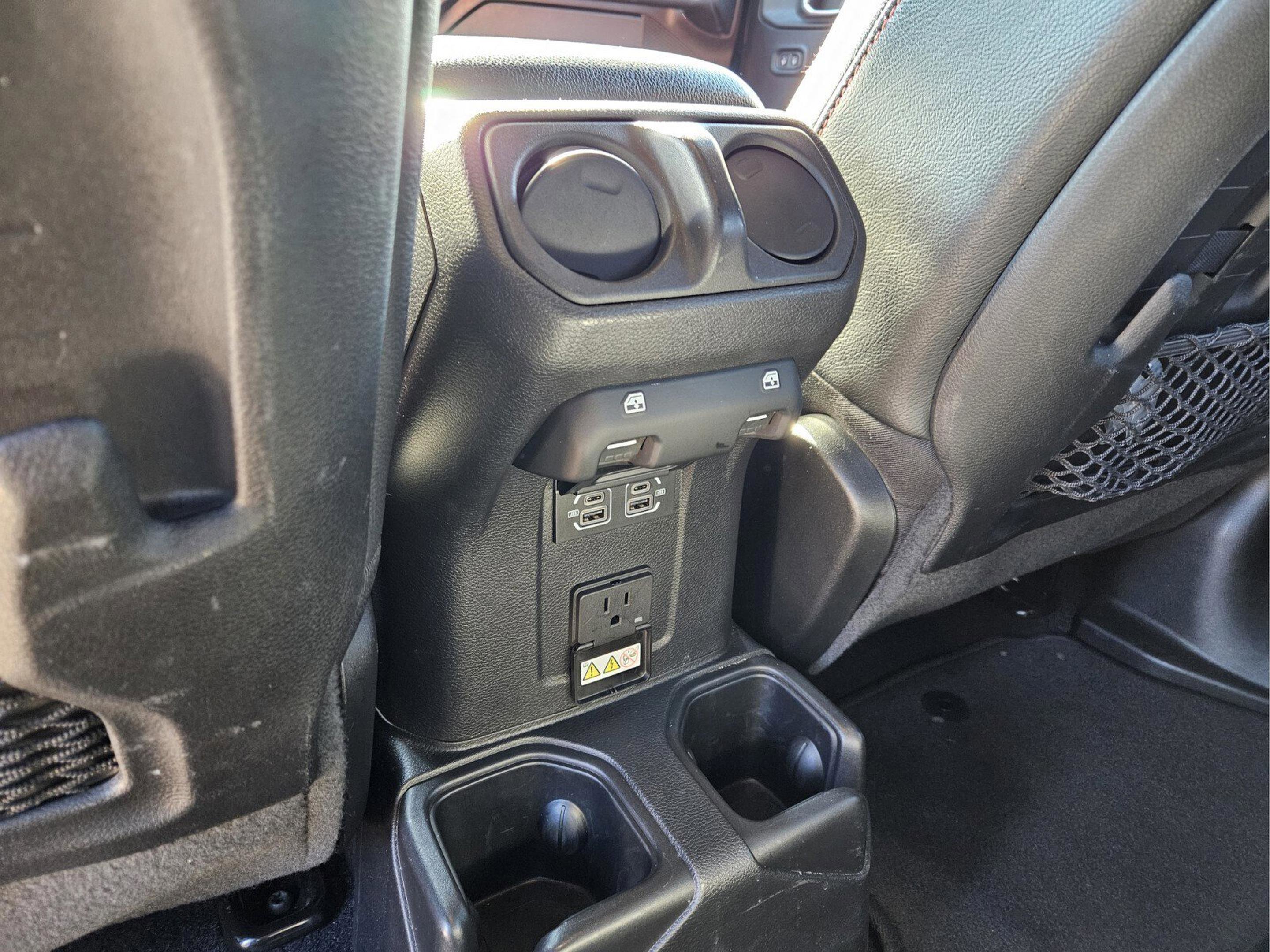 Used 2022 Jeep Wrangler Unlimited Rubicon w/ Xtreme Recon 35" Tire Package image 14