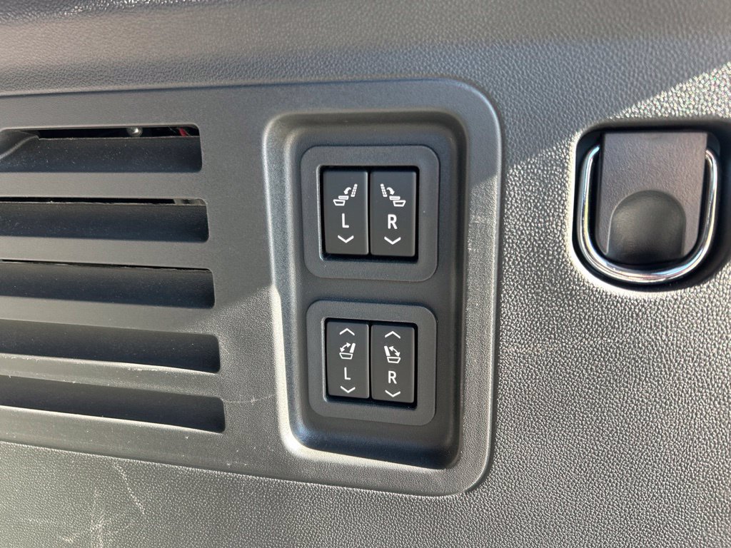 Used 2024 Chevrolet Traverse RS w/ LPO, Floor Liner Package FWD image 45