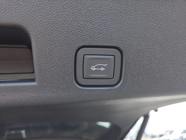 New 2026 GMC Acadia Denali Ultimate w/ LPO, Floor Liner Package AWD/4WD image 19