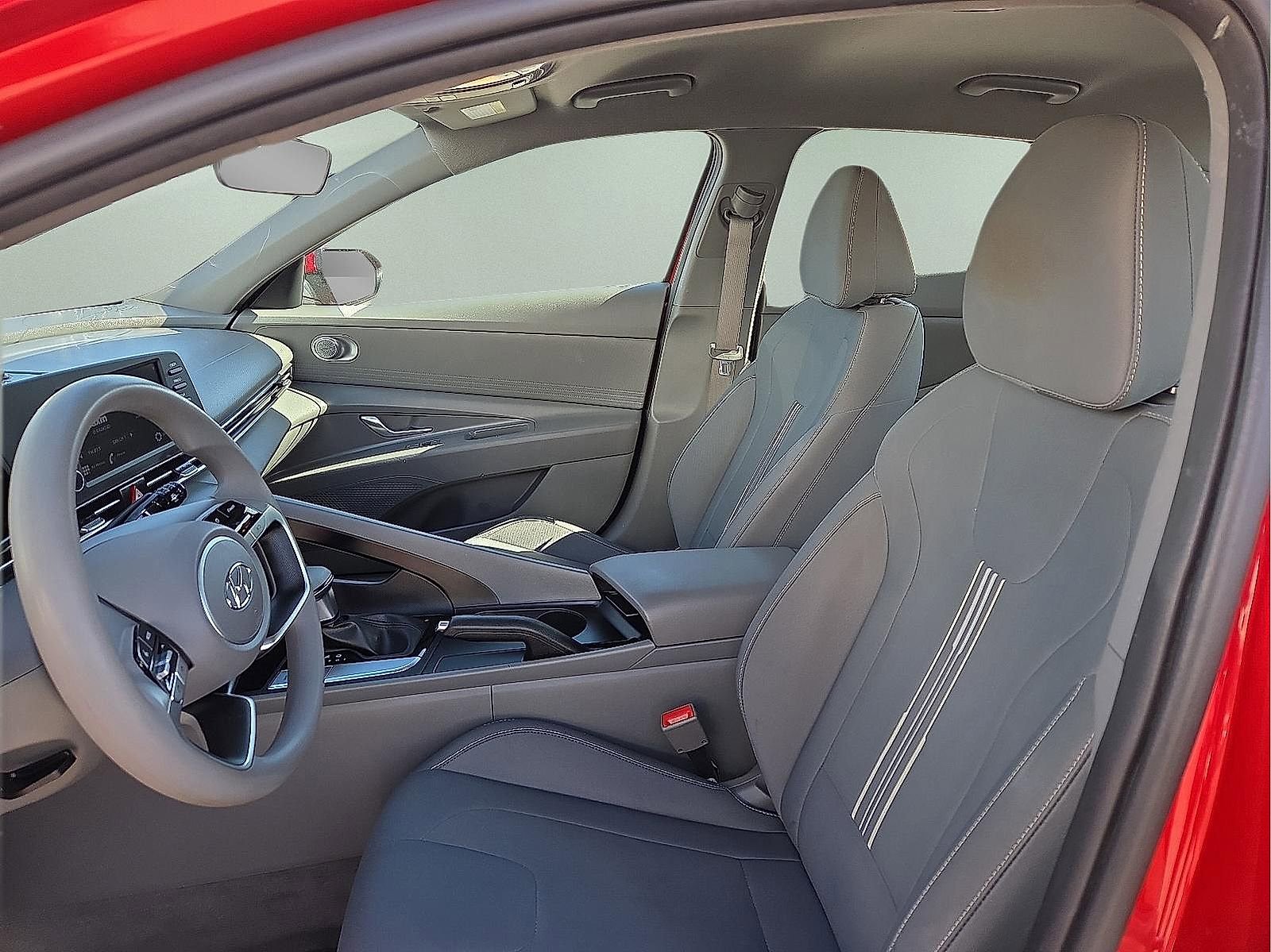 Used 2022 Hyundai Elantra SEL image 12