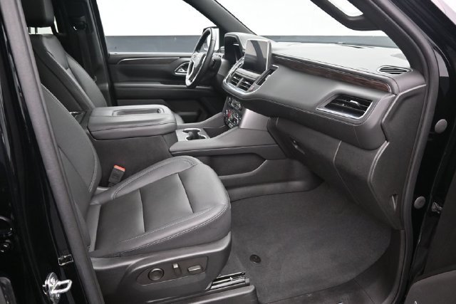 Used 2023 Chevrolet Tahoe Z71 w/ Luxury Package AWD/4WD image 23