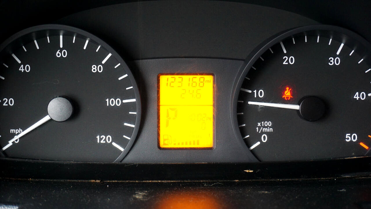 Used 2016 Mercedes-Benz Sprinter 2500 w/ Driver Comfort Package image 9