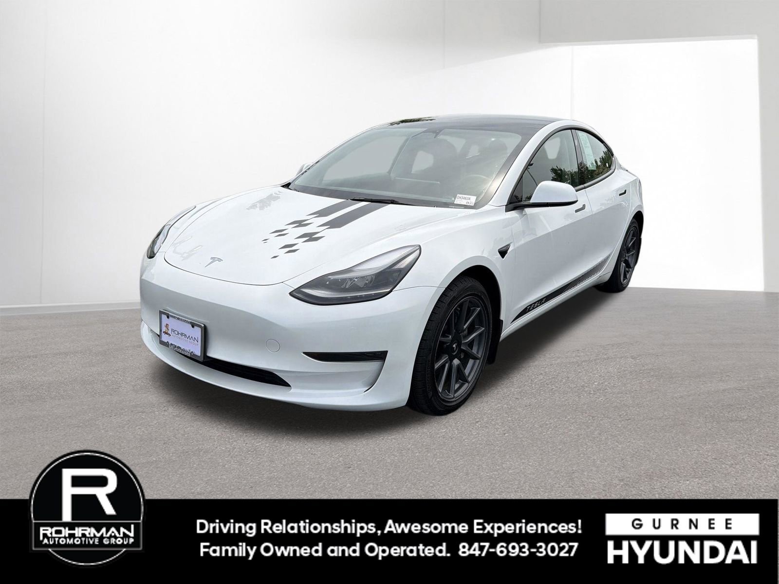 Used 2023 Tesla Model 3 Standard Range RWD image 1