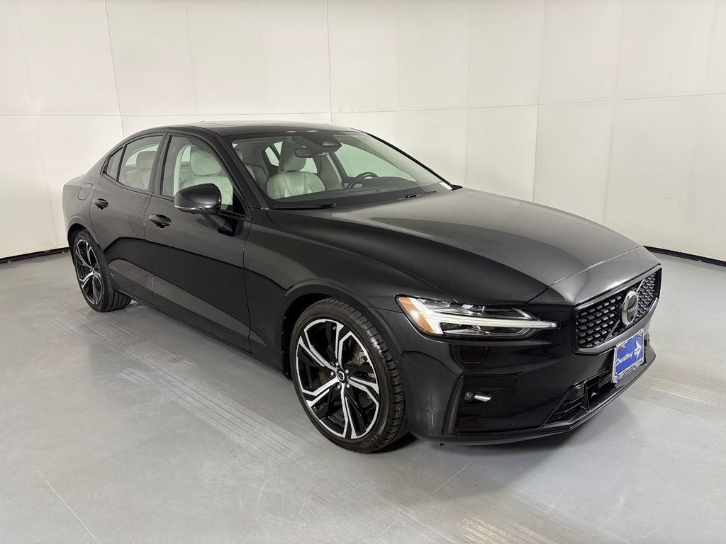 Used 2024 Volvo S60 B5 Plus FWD image 2
