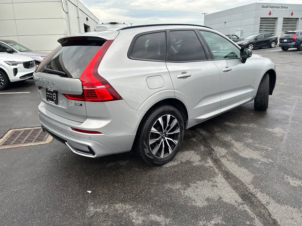 Certified 2024 Volvo XC60 B5 Core w/ Climate Package AWD/4WD image 3