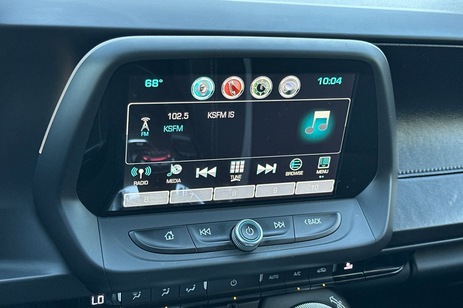 Used 2018 Chevrolet Camaro SS image 19