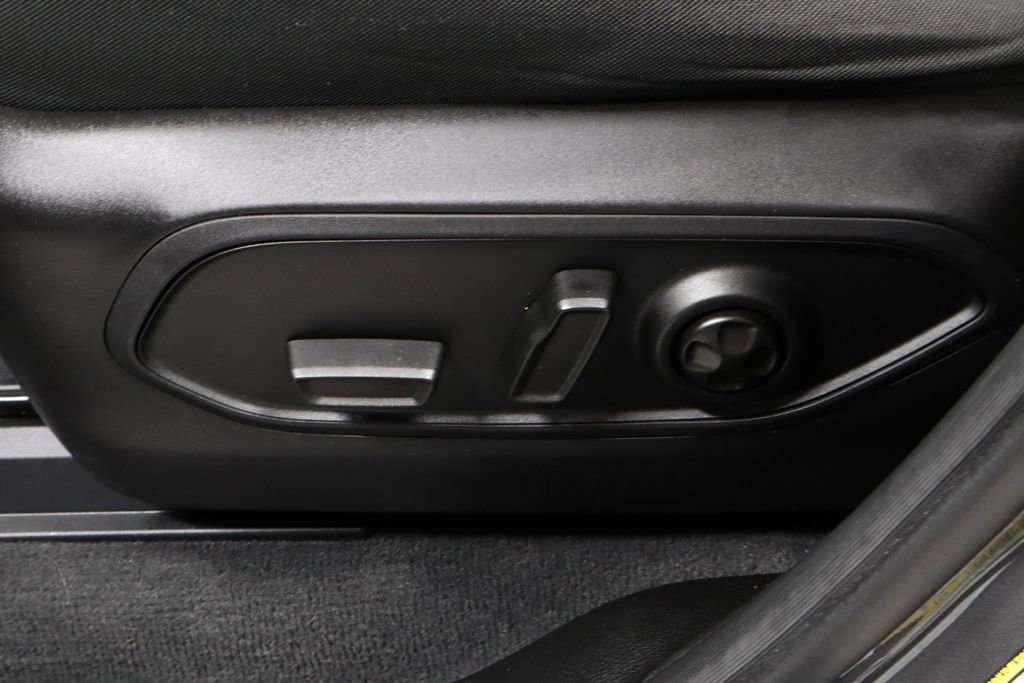 Used 2024 Jeep Grand Cherokee L Laredo w/ Luxury Tech Group I image 27