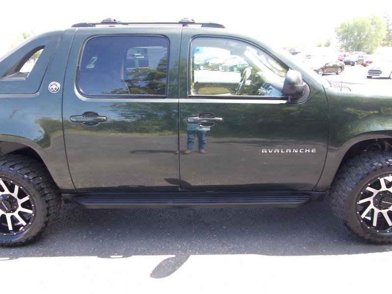 Used 2013 Chevrolet Avalanche LS image 12