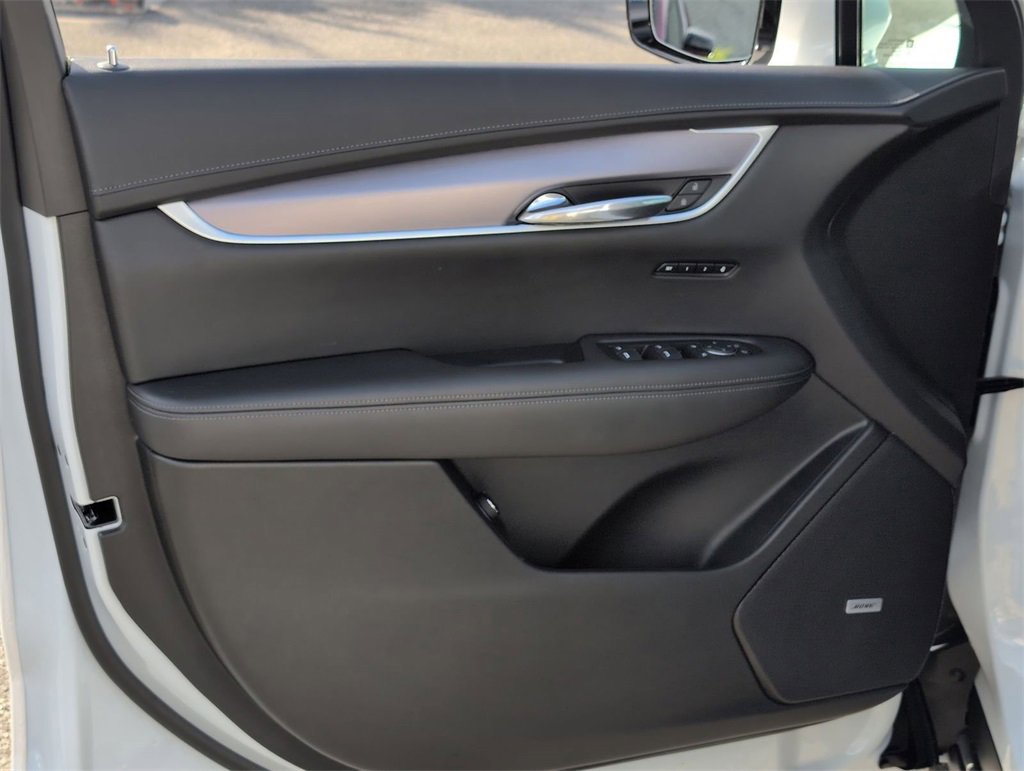 Used 2025 Cadillac XT6 Luxury image 17