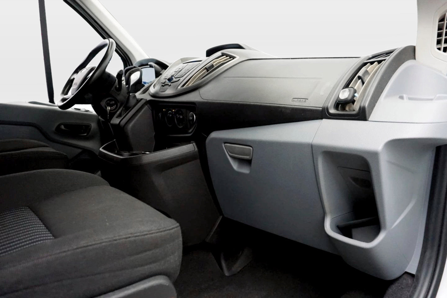 Used 2016 Ford Transit 150 XL RWD image 22
