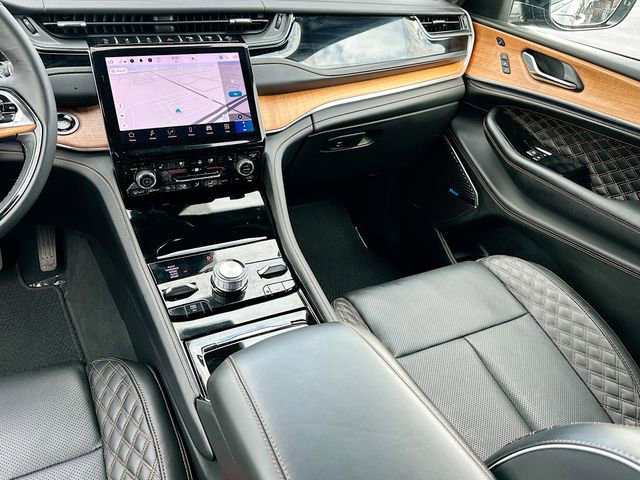 Used 2025 Jeep Grand Cherokee Summit image 25