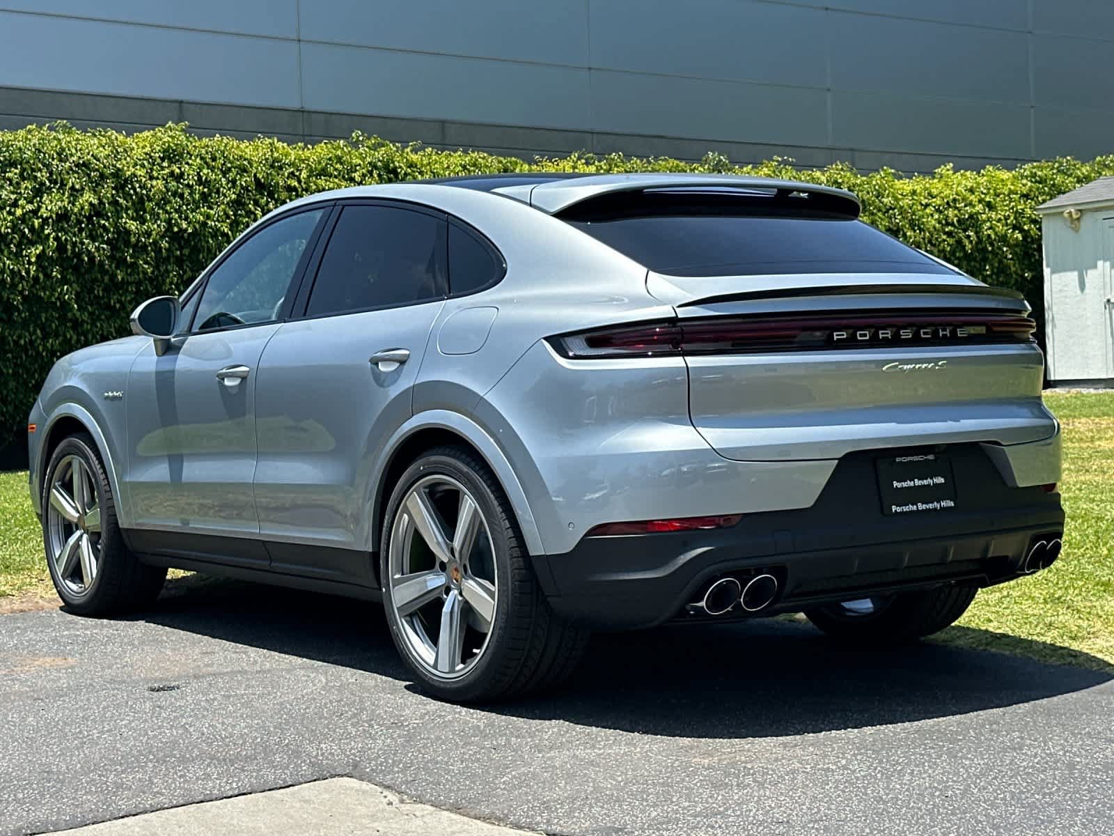 New 2026 Porsche Cayenne S AWD/4WD image 3