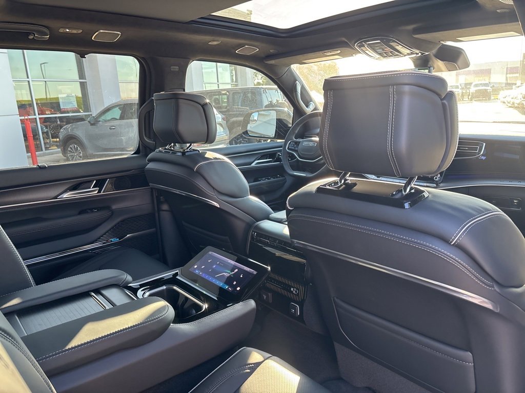 New 2025 Jeep Grand Wagoneer L Series II Obsidian w/ Quick Order Packagew 28T image 25