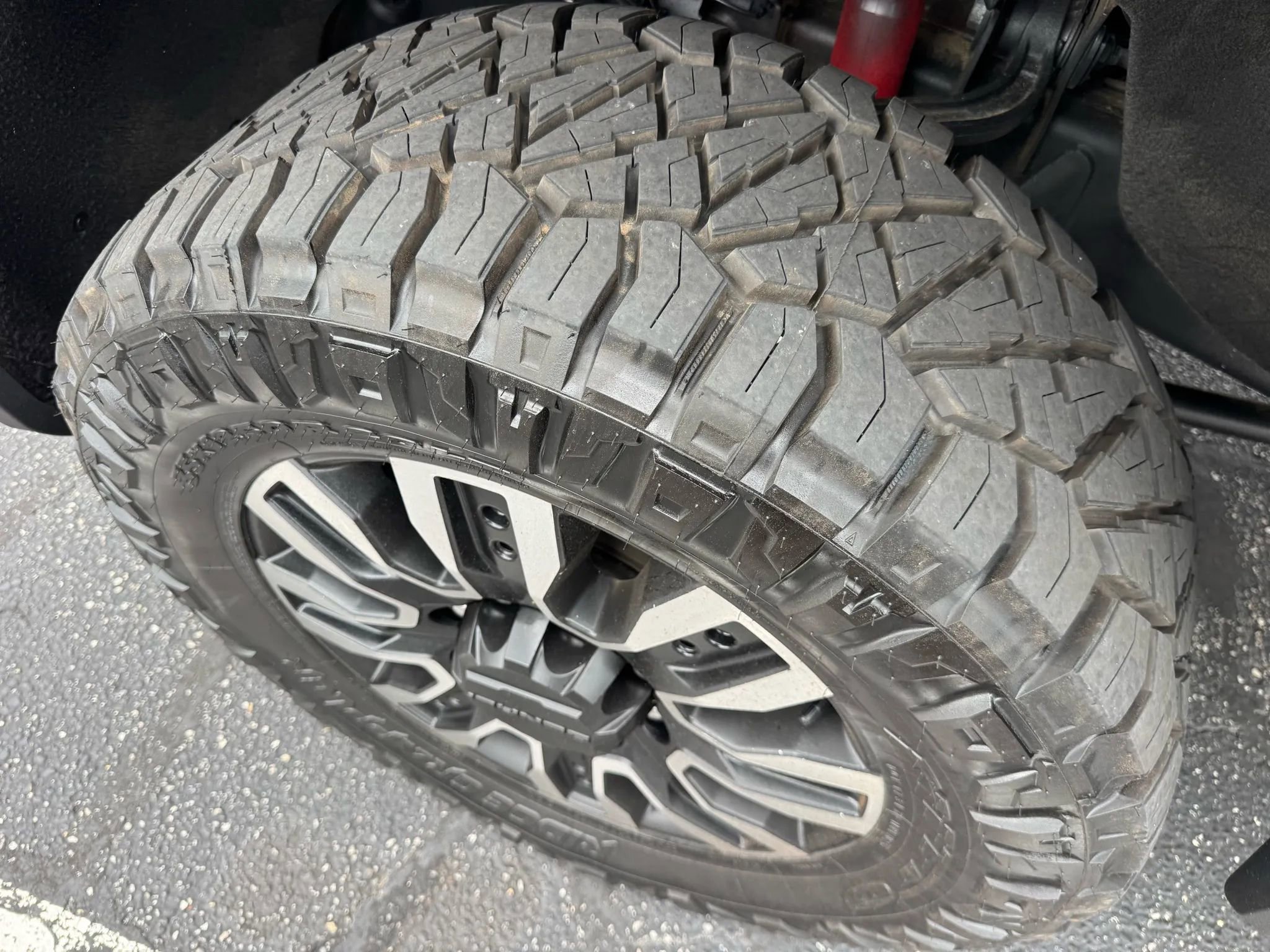 Used 2024 GMC Sierra 2500 Denali AWD/4WD image 12