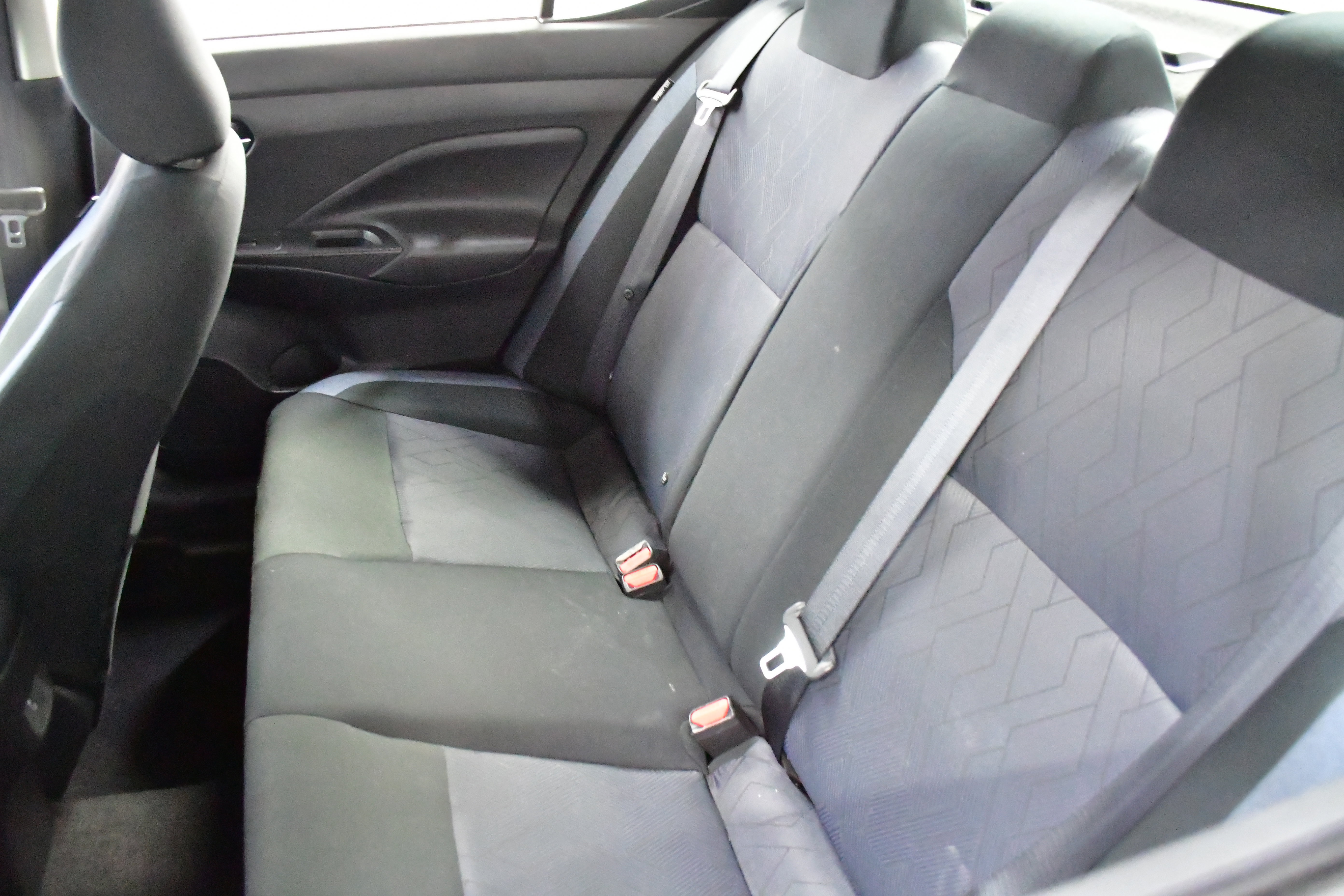 Used 2025 Nissan Versa SV FWD image 10