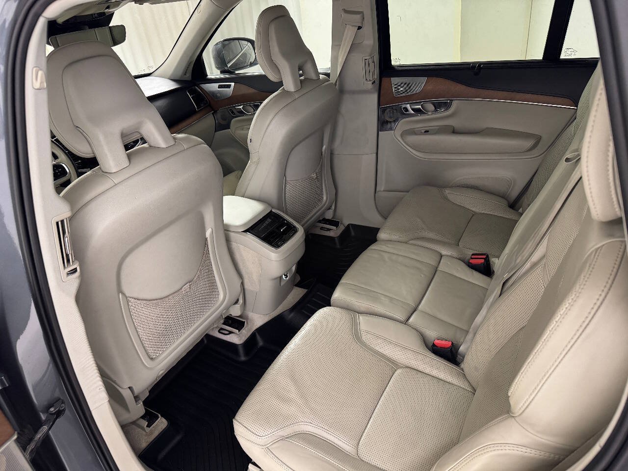 Used 2016 Volvo XC90 T6 Inscription w/ Vision Package AWD/4WD image 30