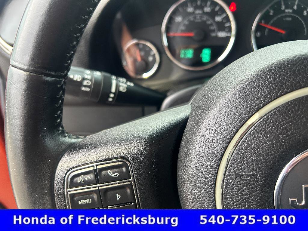 Used 2014 Jeep Wrangler Unlimited Sahara w/ Connectivity Group AWD/4WD image 17