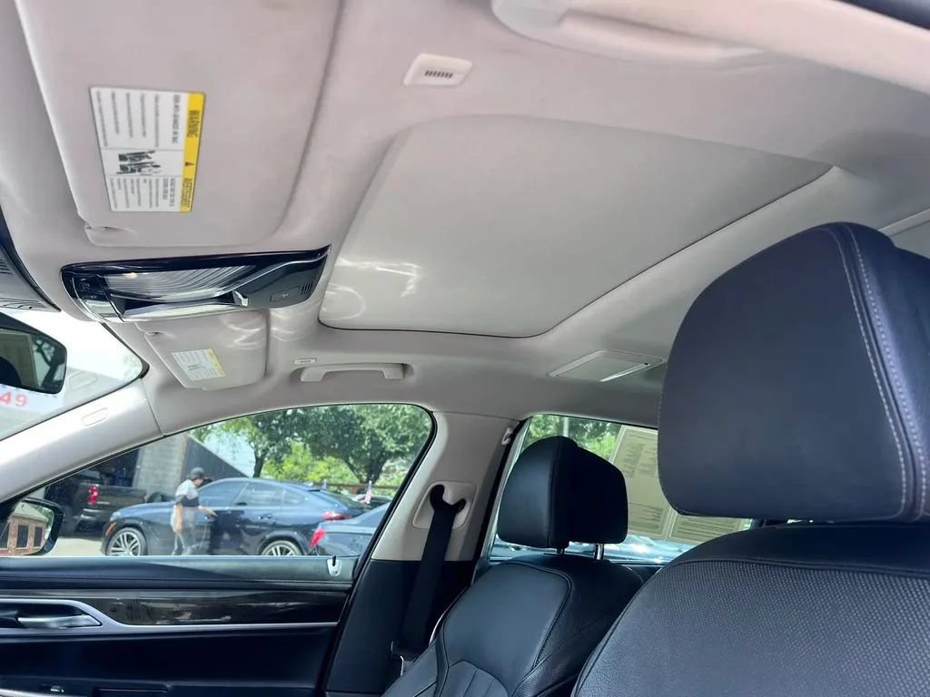 Used 2018 BMW 740i RWD image 21
