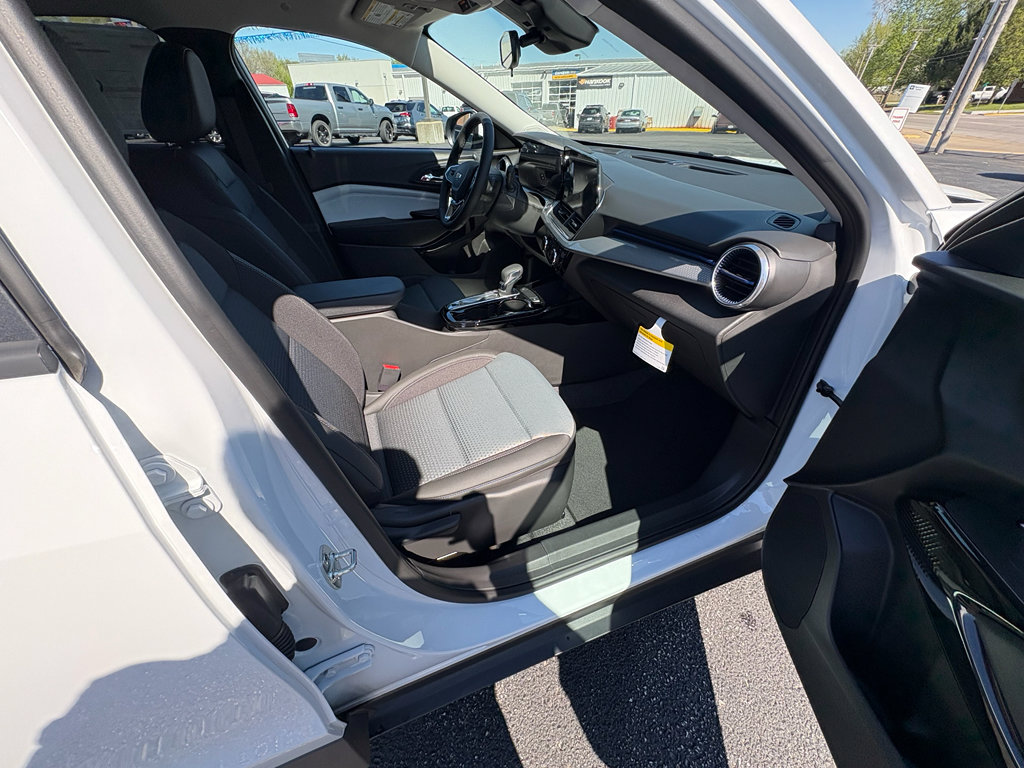 New 2026 Chevrolet Trax LT w/ Driver Confidence Package image 20