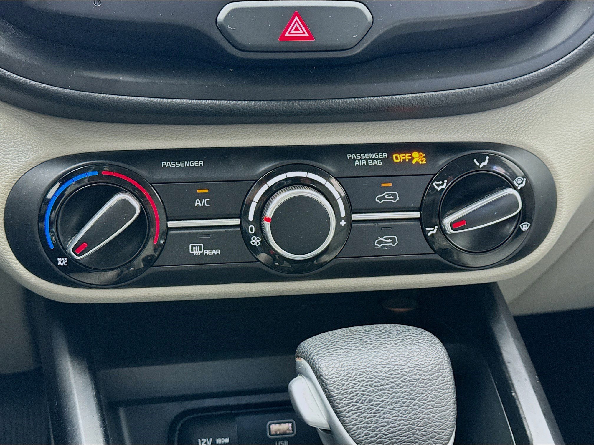 Used 2023 Kia Soul LX image 12