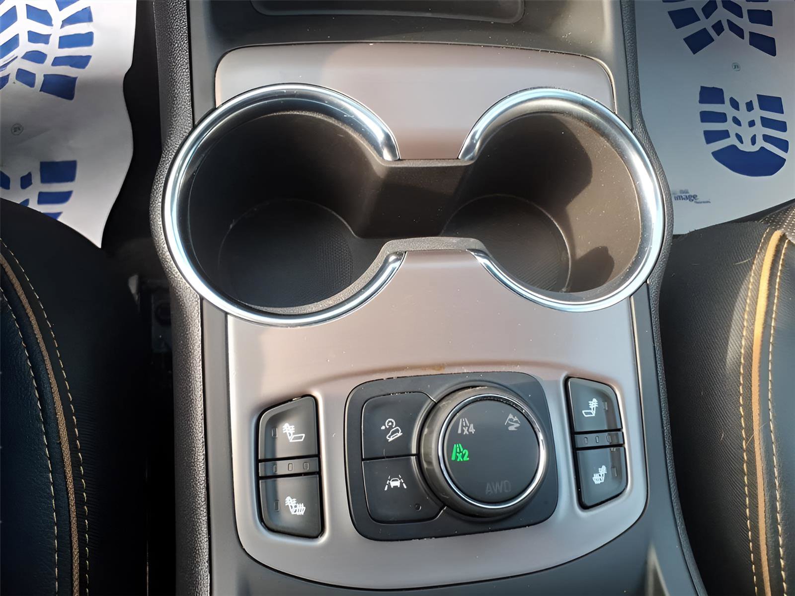 Used 2024 GMC Terrain AT4 image 25