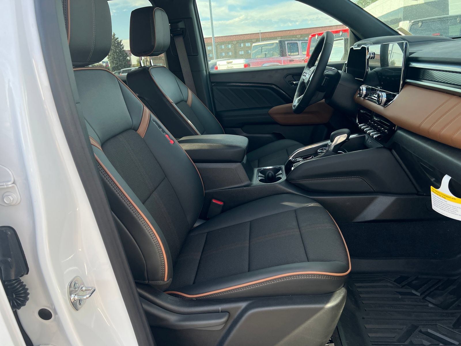 New 2026 GMC Canyon AT4 AWD/4WD image 14