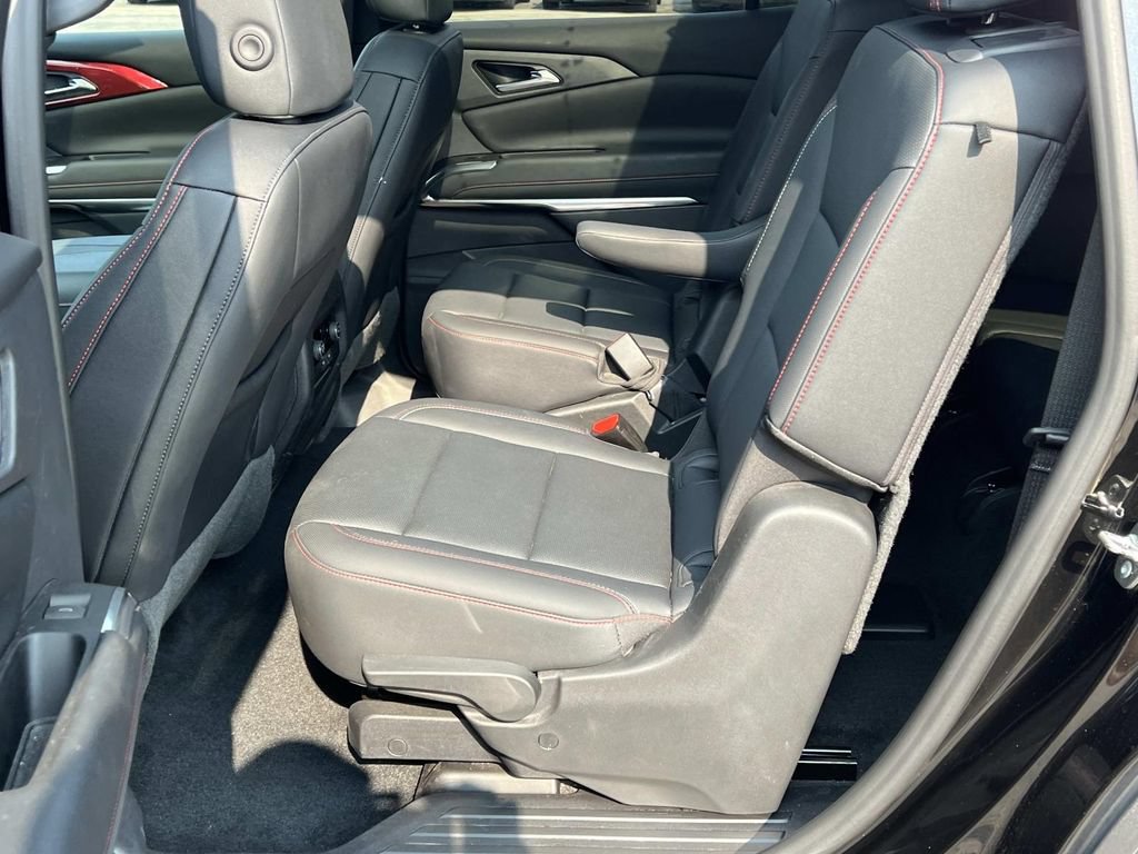 Used 2024 Chevrolet Traverse Z71 w/ LPO, Floor Liner Package AWD/4WD image 11