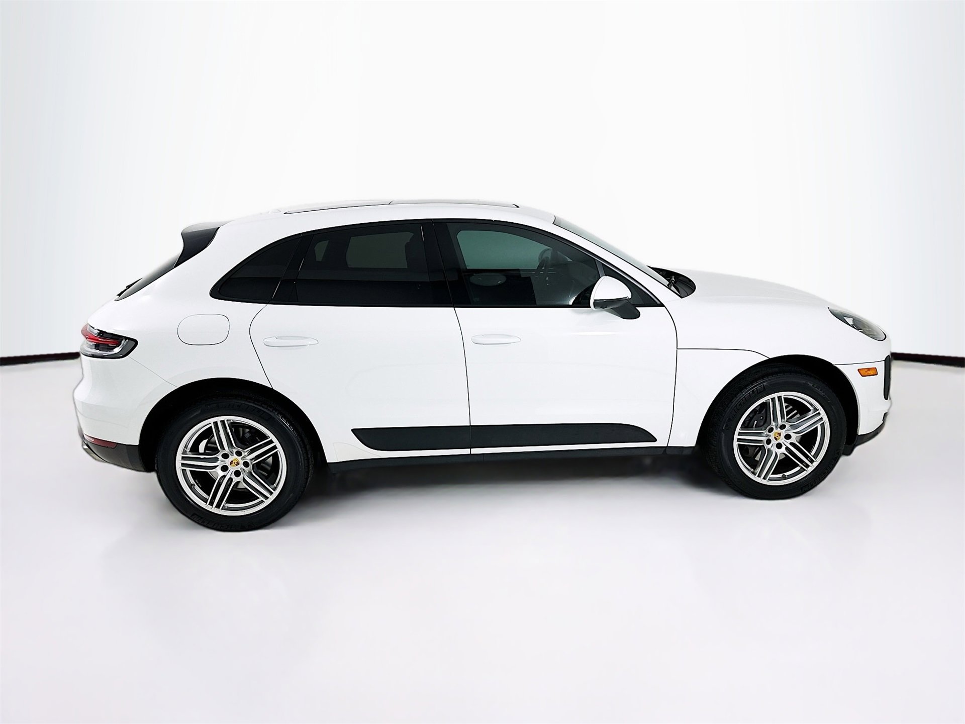 Used 2021 Porsche Macan image 9