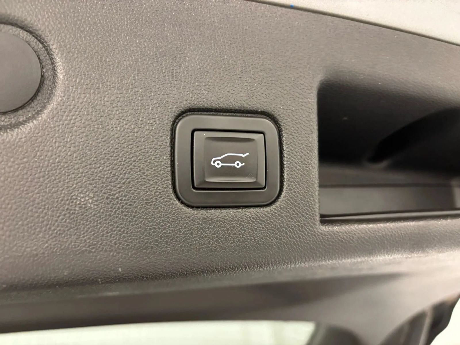 Used 2019 Chevrolet Equinox LT FWD image 19