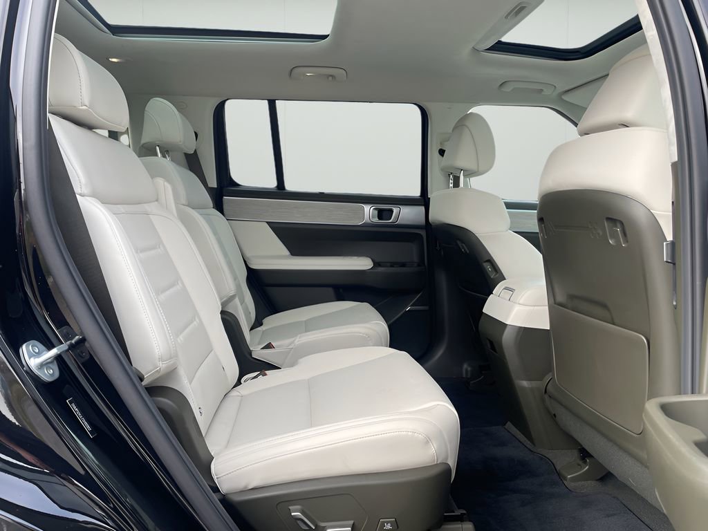 Used 2025 Hyundai Santa Fe Calligraphy image 21