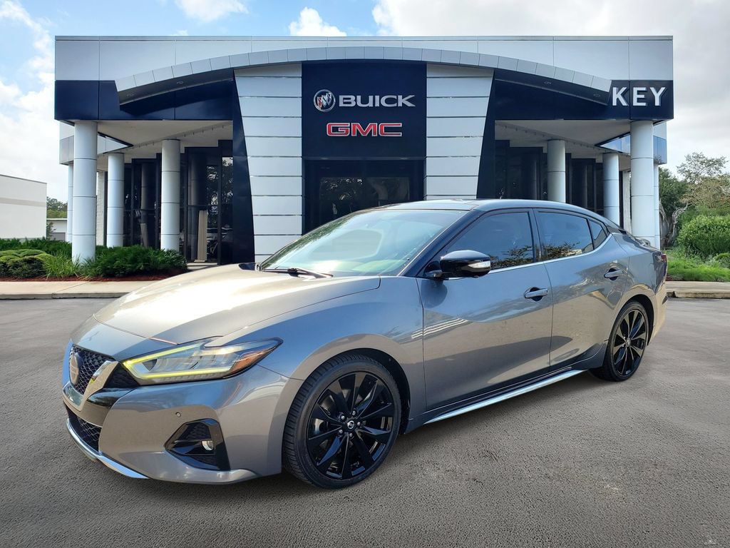 Used 2020 Nissan Maxima SR w/ Sport Mat Group FWD image 2