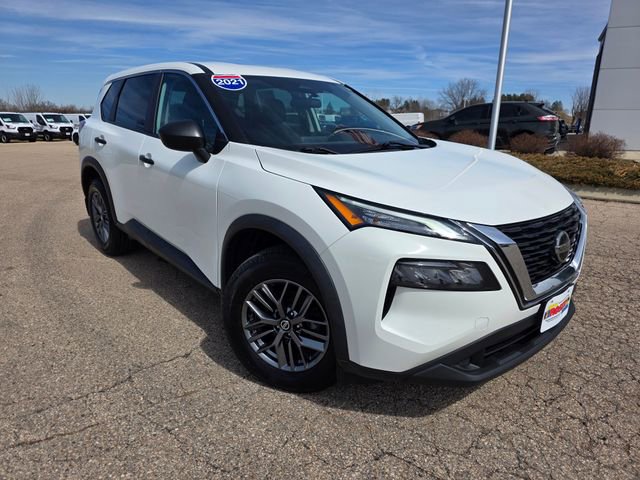 Used 2021 Nissan Rogue S image 2