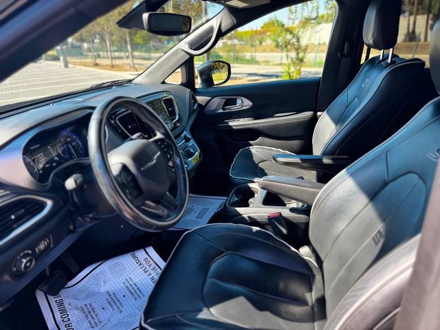 Used 2018 Chrysler Pacifica Limited w/ Advanced Safetytec Group FWD image 31