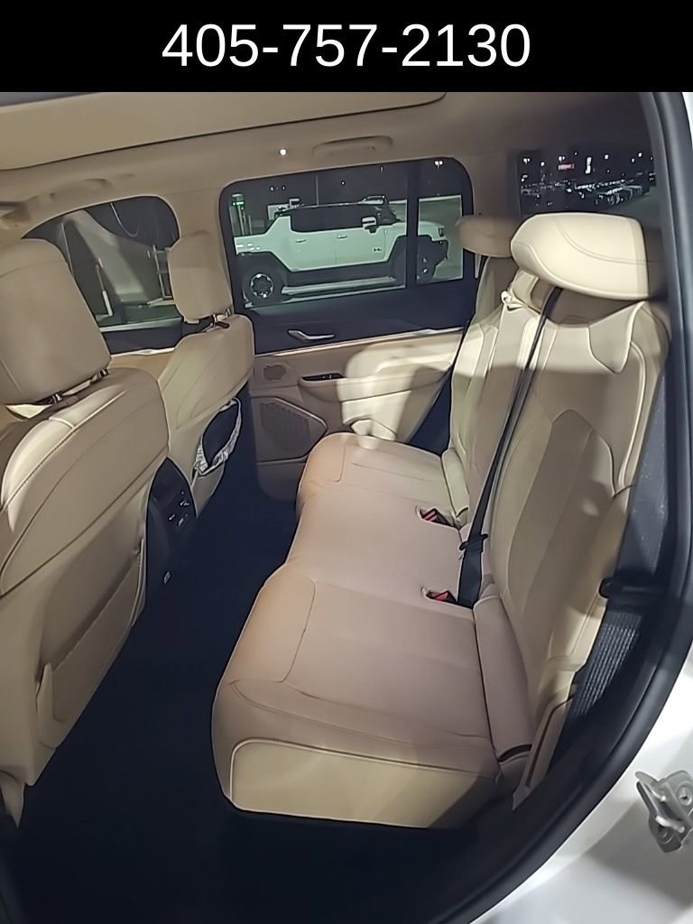 Used 2022 Jeep Grand Cherokee Limited image 8