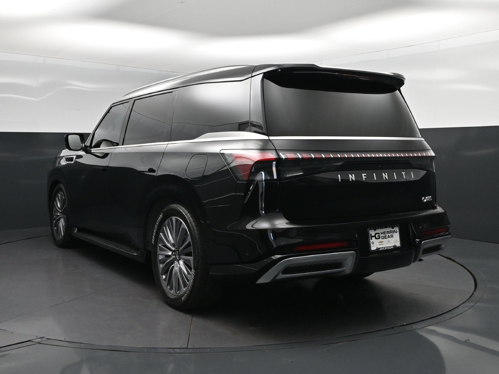 Certified 2025 INFINITI QX80 Luxe RWD image 5