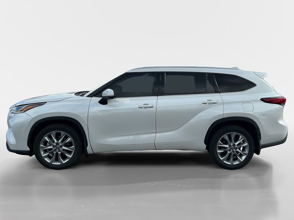 Used 2022 Toyota Highlander Limited AWD/4WD image 2