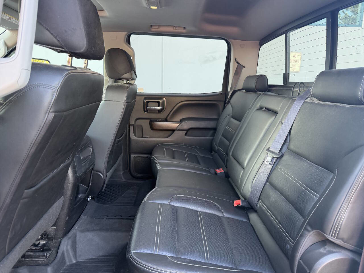 Used 2017 GMC Sierra 2500 Denali w/ Suspension Package, Off-Road AWD/4WD image 24