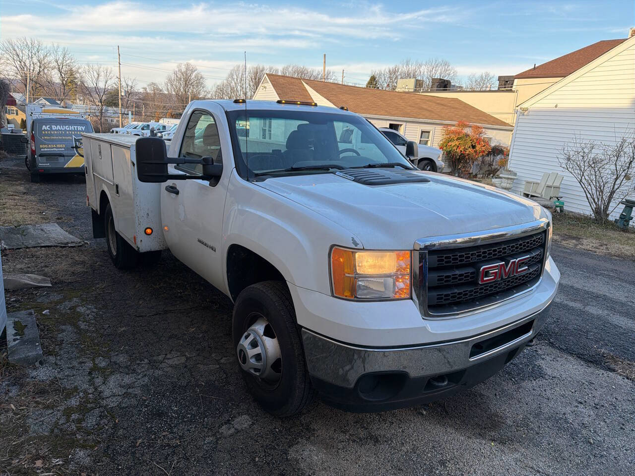 Used 2011 GMC Sierra 3500 W/T w/ Snow Plow Prep Package image 2