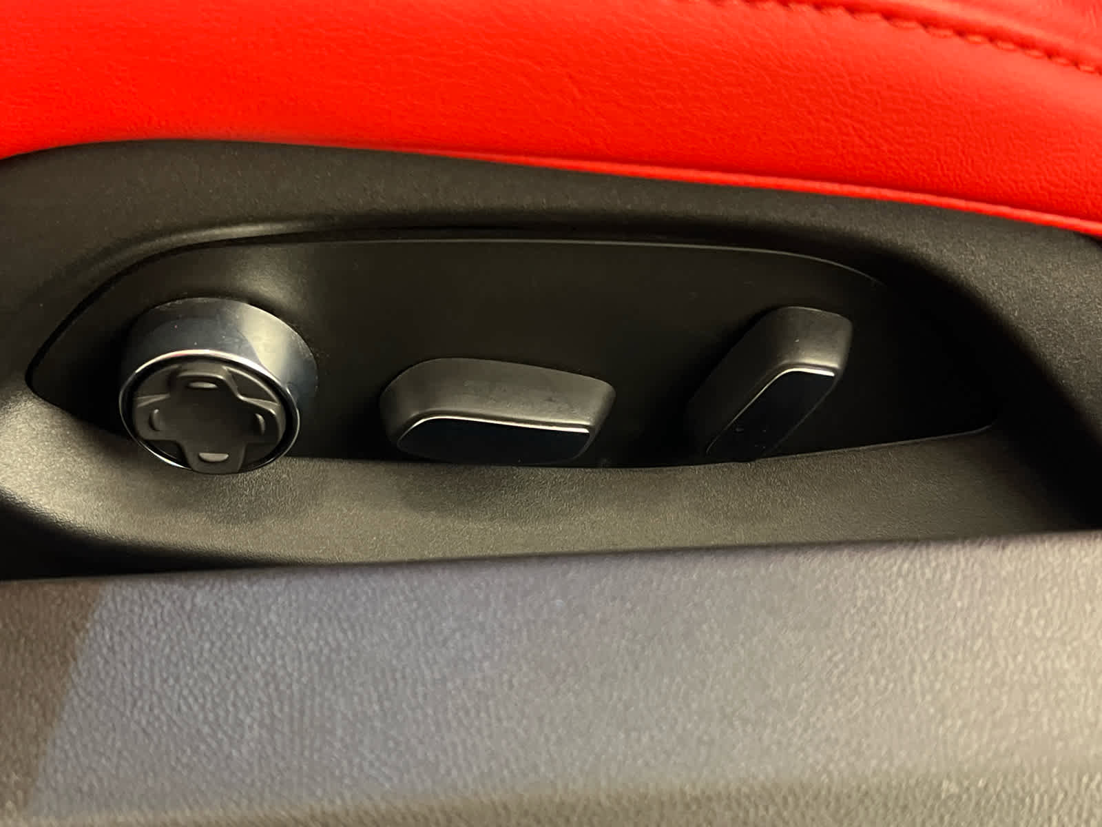 Used 2024 Chevrolet Corvette Stingray Premium Conv w/ Z51 Performance Package image 21